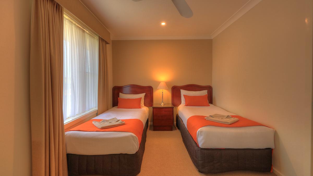 Endeavour Court Motor Inn Dubbo Bagian luar foto