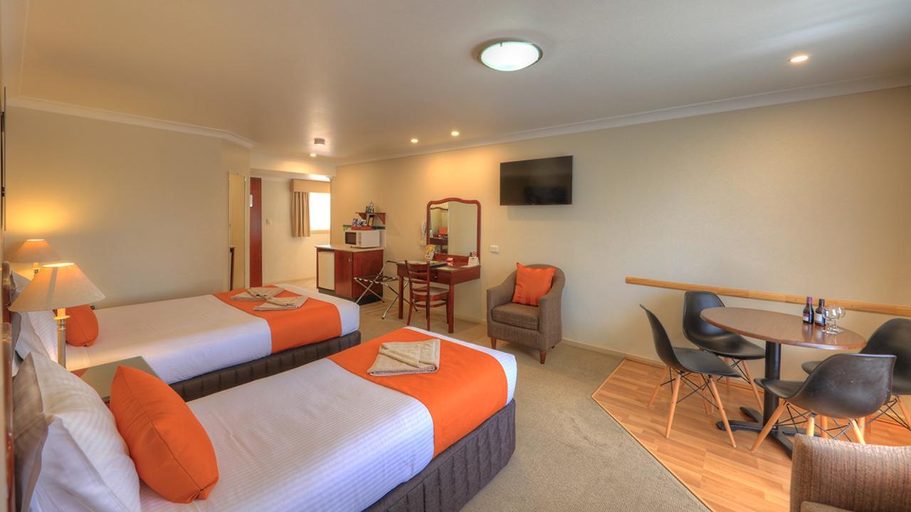 Endeavour Court Motor Inn Dubbo Bagian luar foto