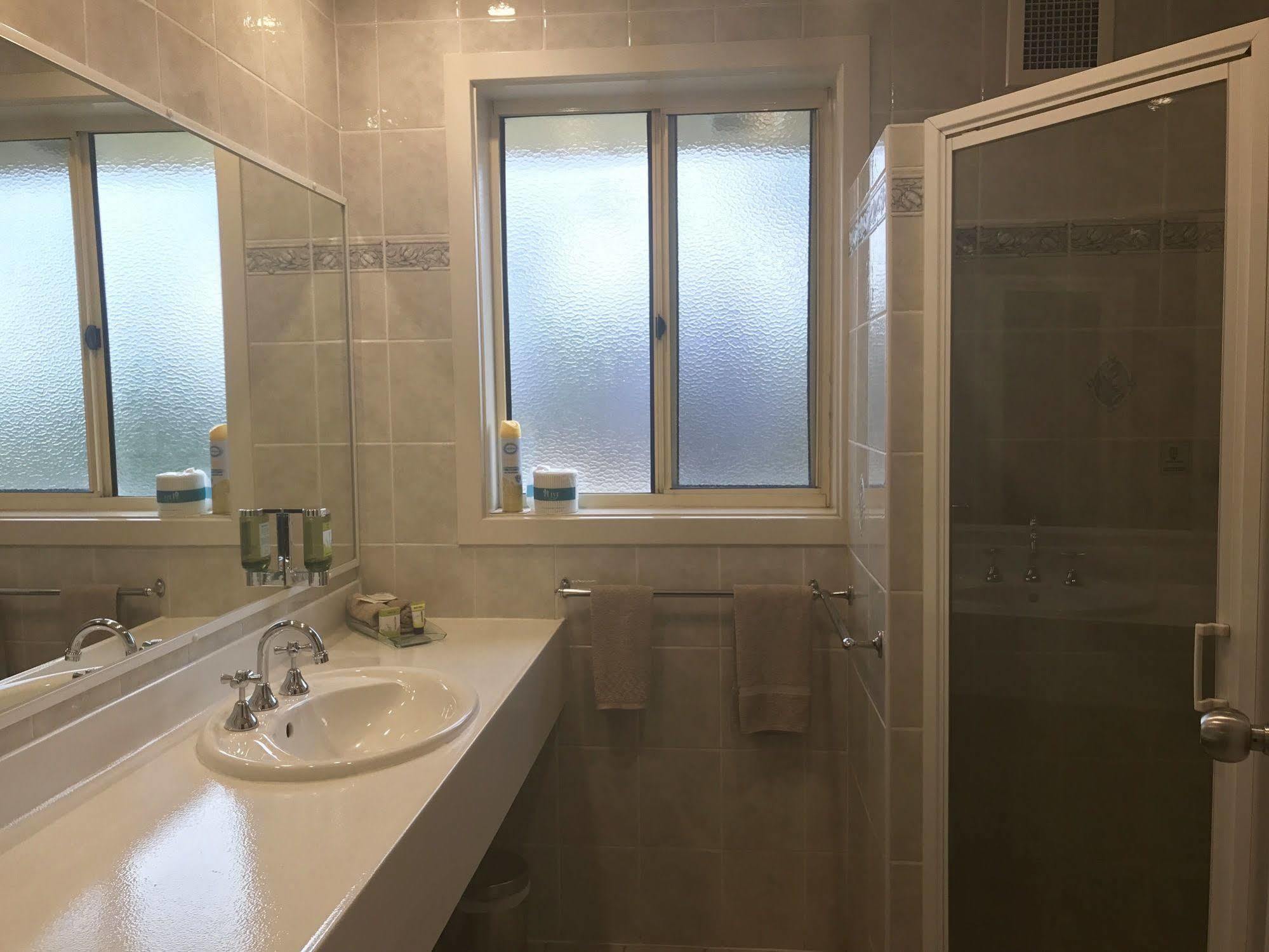 Endeavour Court Motor Inn Dubbo Bagian luar foto