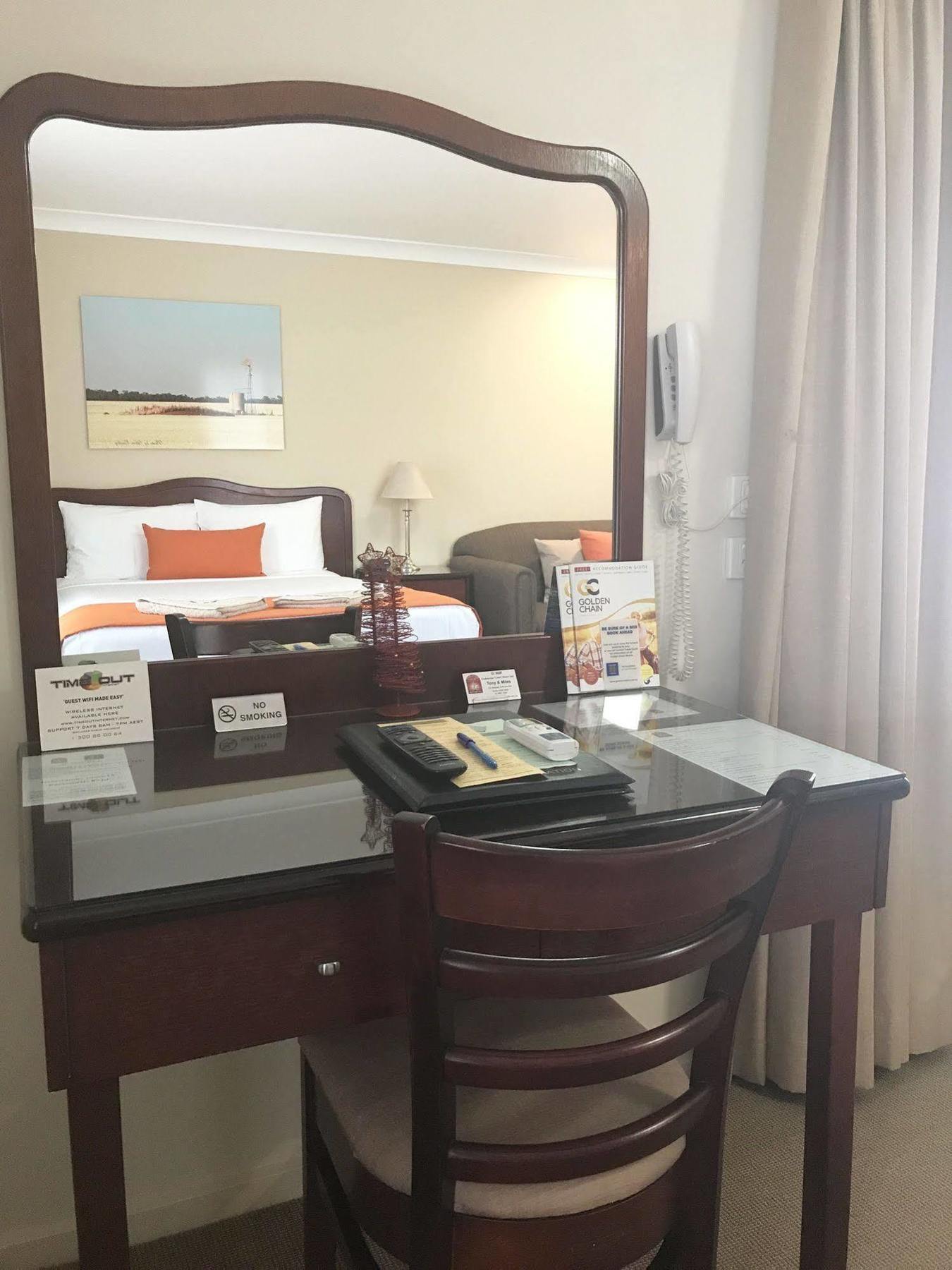 Endeavour Court Motor Inn Dubbo Bagian luar foto